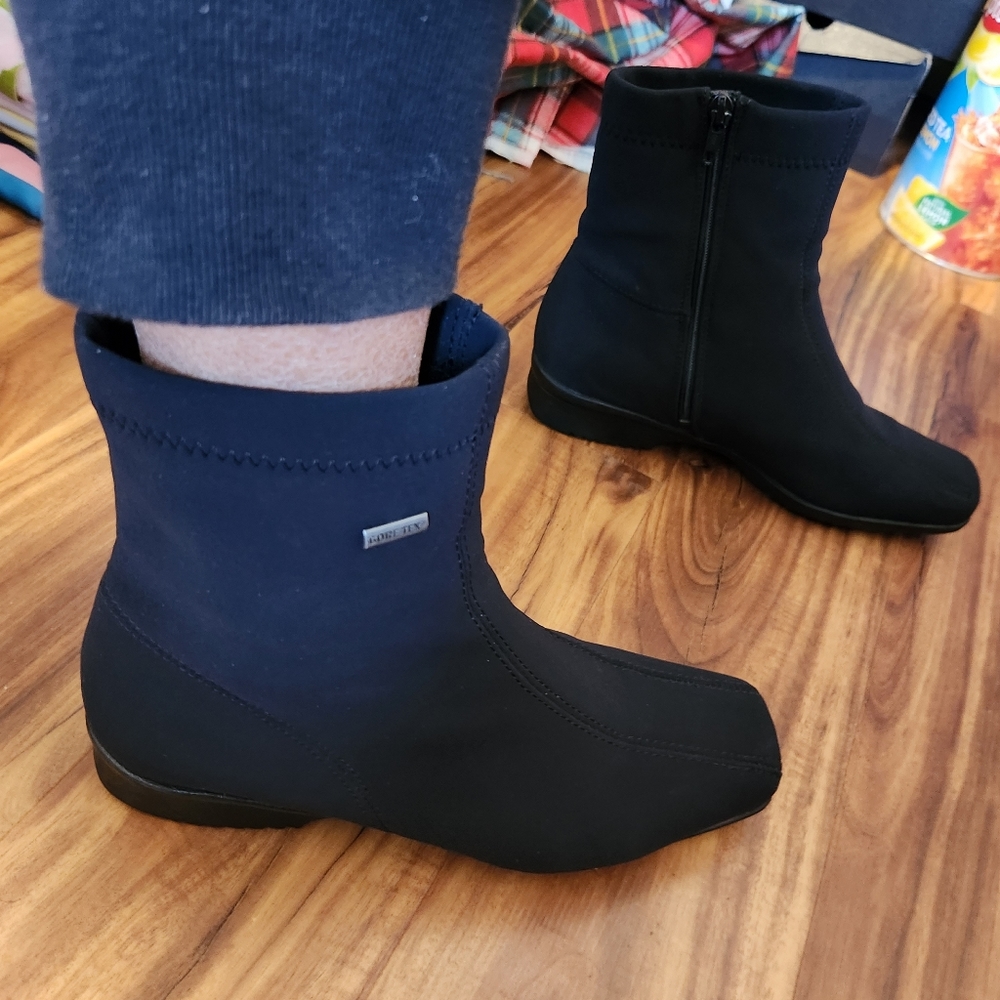 GORETEX Black Boots Size 4